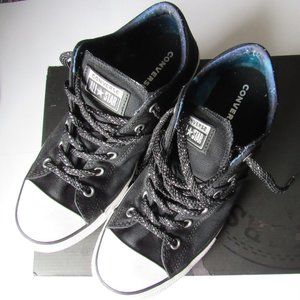 Converse Chuck Taylor All Star Madison Mid Sneaker